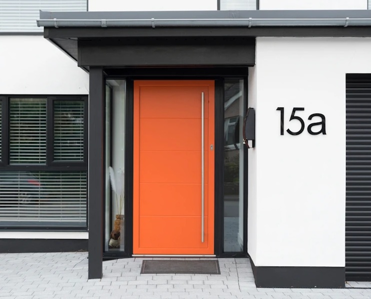 bright-orange-modern-aluminium-front-door