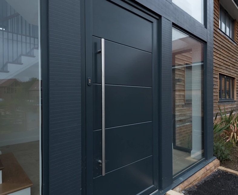 contemporary-aluminium-front-door-with-glass-side-panels